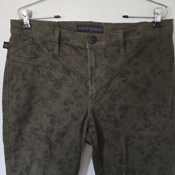 Rock & Republic | Kashmiere Crop Olive Green Jeans Size 14 - Picture 1 of 8